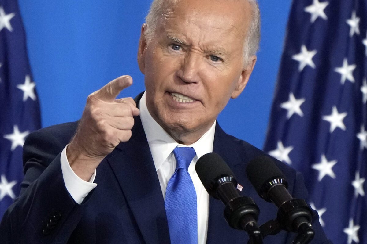 Biden Patzt Wieder Er Verwechselt Selenskyj Mit Pr Sident Putin Und