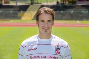 Bernd Rauw im Dress des Drittligisten Rot-Weiß Erfurt. Foto: dpa