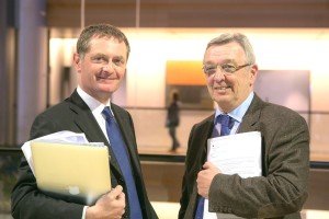Der ostbelgische Europaabgeordnete Mathieu Grosch (rechts) mit dem im EU-Parlament zuständigen Verhandlungsführer Philippe Juvin.