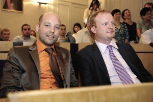 Michael Balter (links) im PDG mit seinem Kollegen Alain Mertes. Foto: DG-Parlament
