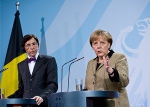 Deutschlands Kanzlerin Angela Merkel (hier bei einem Treffen in Berlin im Januar 2012 mit Belgiens Premier Elio Di Rupo) kann 100 Tage vor der Wahl mehr als nur zuversichtlich sein. Foto: dpa