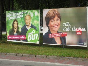 Ein Wahlplakat von Ulla Schmidt (rechts) in Aachen. Foto: OD