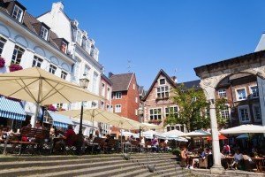 Aachener Terrassen-Flair im Sommer. Foto: Shutterstock