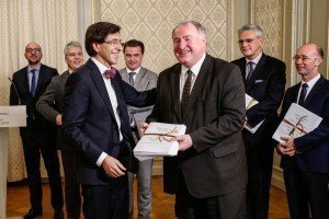 Karl-Heinz Lambertz war zwar oft in Brüssel, so wie hier im Januar 2014 mit dem damaligen Premier Elio Di Rupo (links), aber nie als föderaler Minister. Foto: Belga