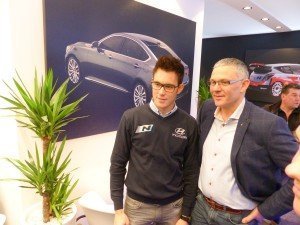 Thierry Neuville (links) mit Michael Johnen von Hyundai Johnen Automobile in Eupen. Foto: OD