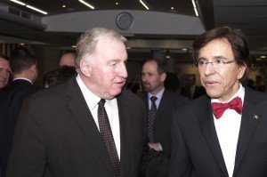 Können die "Roten" nicht mit Geld umgehen? Karl-Heinz Lambertz im Februar 2014 mit dem damaligen Premierminister und heutigen PS-Vorsitzenden Elio Di Rupo. Foto: Gerd Comouth