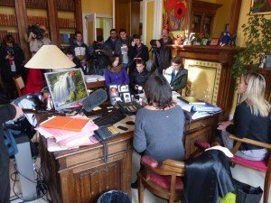 Zahlreiche Pressevertreter hatten sich im Büro der Prokuratorin des Königs im Justizpalast von Verviers eingefunden. Foto: OD