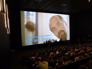 "Herzlich willkommen, lieber Papa": Das Kino 2 im Aachener Cineplex beim Besuch von Christoph Maria Herbst und anderen Mitgliedern des Teams von "Stromberg". Foto: OD