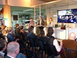 Marc Cürtz, René Janssen und Konstanze Keller (v.l.n.r.) bei der Vorstellung des EMM 2014 am Dienstagabend im Autohaus Falter in Eupen. Foto: OD