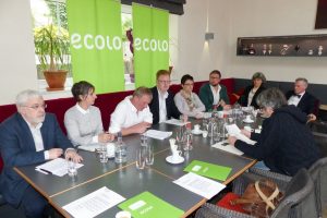 Pressekonferenz von Ecolo im Restaurant "Delcoeur" in Eupen mit Parteisprecher Freddy Mockel (Bildmitte). Foto: OD