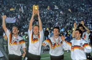 1990 in Rom: Deutschland ist zum dritten Mal Weltmeister. Foto: dpa