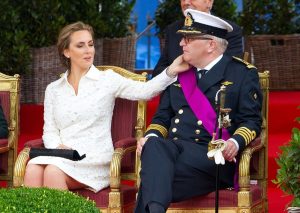 Prinz Laurent mit Ehefrau Claire bei den Feierlichkeiten zum Nationalfeiertag am 21. Juli 2014 in Brüssel. Foto: dpa