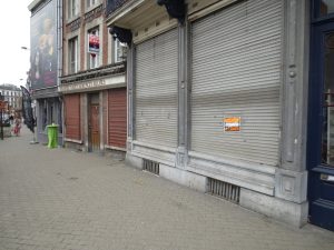 Leerstände wie hier auf der Place des Martyrs sind nicht gerade dazu angetan, den Ruf von Verviers als Einkaufsstadt zu verbessern. Foto: OD