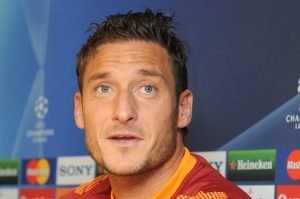 Roms Superstar Francesco Totti hatte sich das Spiel gegen den FC Bayern ganz anders vorgestellt. In der Halbzeit blieb der 38-Jährige in der Kabine. Foto: Shutterstock