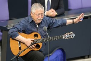Der Liedermacher Wolf Biermann am Freitag im Deutschen Bundestag. Foto: dpa