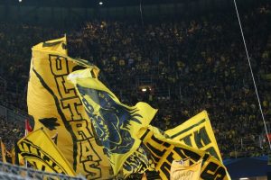 Wie lange noch werden die Fans von Borussia Dortmund die Nerven behalten und zu ihrem Club und zu Trainer Jürgen Klopp stehen? Foto: Shutterstock