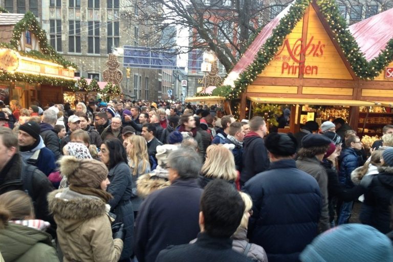 Vor Start des Aachener Weihnachtsmarkts Wissenschaftler der FH Aachen