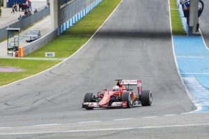 Sebastian Vettel im Ferrari. Foto: Shutterstock