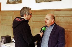 Bauschöffe Michael Scholl (rechts) beim BRF-Interview. Foto: Gerd Comouth