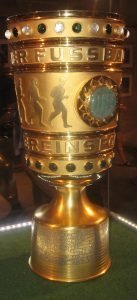Der DFB-Pokal, das Objekt der Begierde.