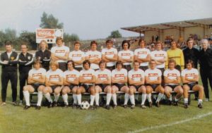 Die Mannschaft der AS Eupen in der Saison 1973-1974. Star war damals der Stürmer Rainer Gebauer (sitzend 2.v.l.). Foto: AS