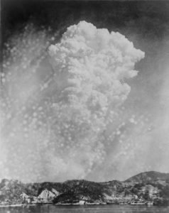 Dieses Foto wurde im japanischen Kuru gemacht, kurz nach dem Abwurf der Atombombe auf Hiroshima. Foto: Shutterstock