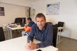 AS-Trainer Jordi Condom ist für die Presse immer disponibel. Hier sieht man ihn bei einem Interview mit "Ostbelgien Direkt". Foto: OD