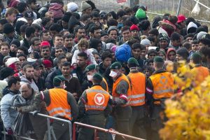 Flüchtlinge an der slowenisch-österreichischen Grenze. Foto: epa