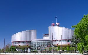 Das Gebäude des Europäischen Gerichtshofs für Menschenrechte in Straßburg. Foto: Shutterstock