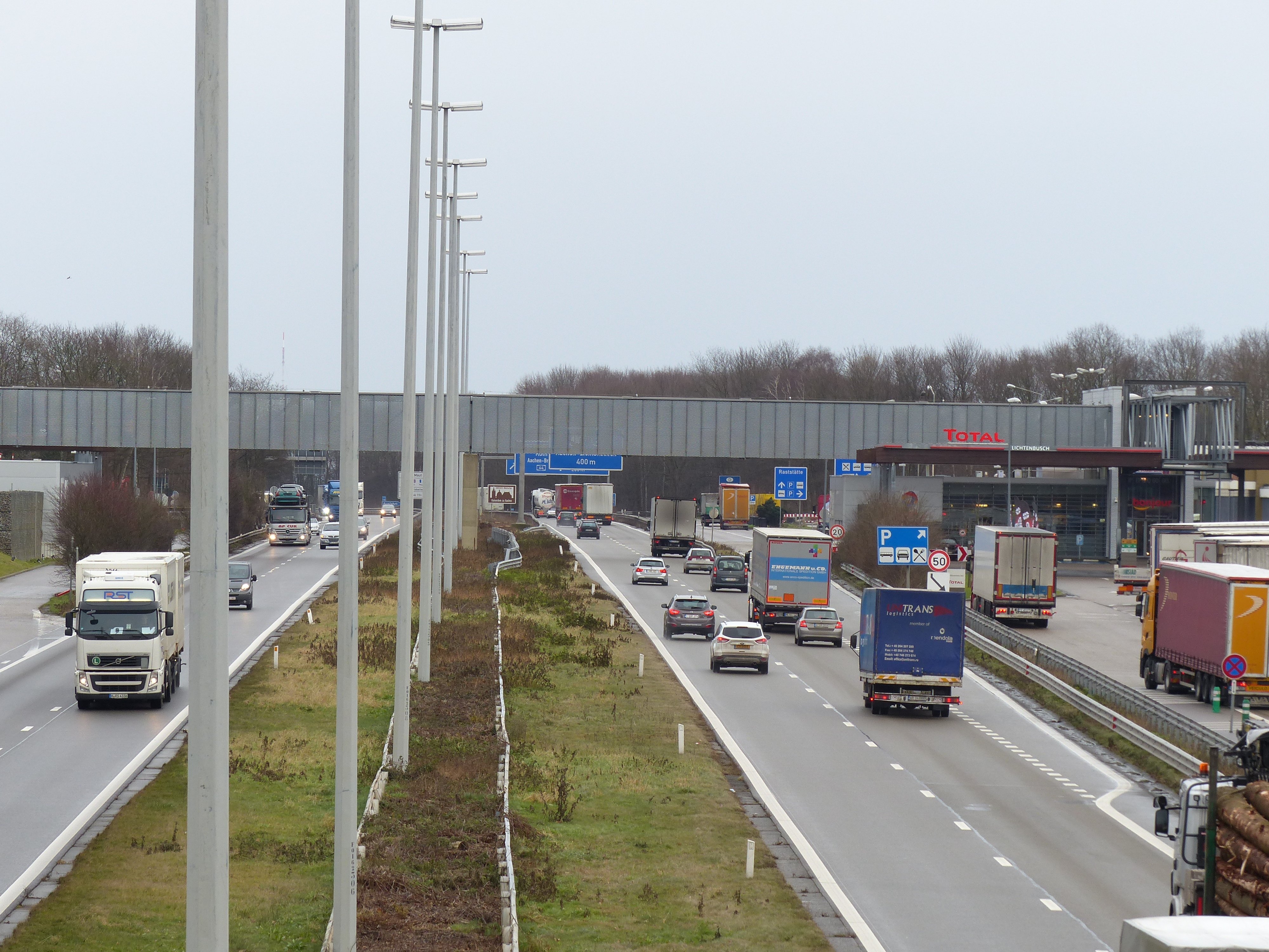 Der belgisch deutsche Grenzübergang auf der Autobahn E40 A44 in Lichtenbusch Foto OD