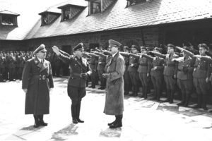 Adolf Hitlers Besuch auf der Ordensburg Vogelsang (1941).