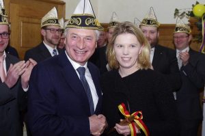Ordensträger Yves Noël mit Claudia Niessen. Foto: Gerd Comouth