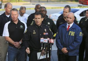 Pressekonferenz mit u.a. Orlandos Bürgermeister Buddy Dyer, Polizeichef John Mina und Sheriff Jerry Demings. Foto: epa