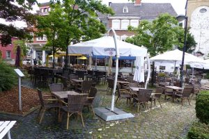 In diesem Sommer sah es bisher auf dem Eupener Marktplatz meistens so aus. Foto: OD