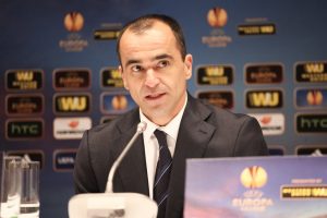 Belgiens Nationaltrainer Roberto Martinez machte gegen Bosnien alles richtig: Nach der Verletzung von Jordan Lukaku reagierte er blitzschnell und stellte die Mannschaft auf ein System mit drei Verteidigern um, was sich nachher als Erfolgsrezept erwies. Foto: Shutterstock