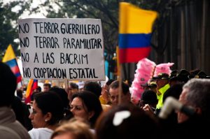 Eine Kundgebung gegen die FARC-Rebellen im Dezember 2015. Foto: Shutterstock