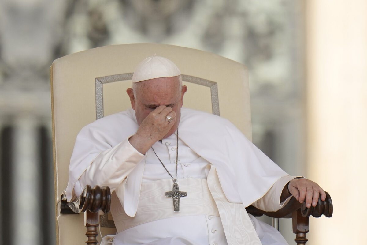 Dringende OP unter Vollnarkose für den Papst - Ostbelgien Direkt