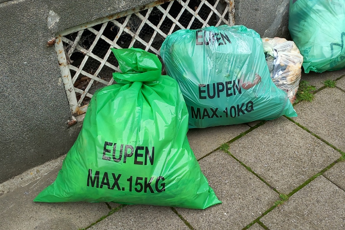 Proteste gegen kleinere Mülltüten zeigen Wirkung: Eupener Schöffin kündigt  neue Formate ab 2024 an - Ostbelgien Direkt