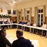 Ein Jahr Stillstand in Eupen? Mehrheit weist die Kritik der Ecolo-Opposition zurück – „Das ist pure Polemik“