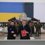 Selenskyj in Paris: Ukraine will bis zu 100 Kampfjets vom Typ Rafale kaufen – Macron: „Ein großer Tag“