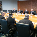 Selenskyj nennt Verhandlungen über Friedenslösung für Ukraine „produktiv“ – Merz: „Täglicher Albtraum“